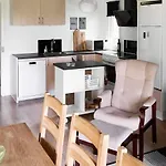 6 Person In Sydals-by Traum